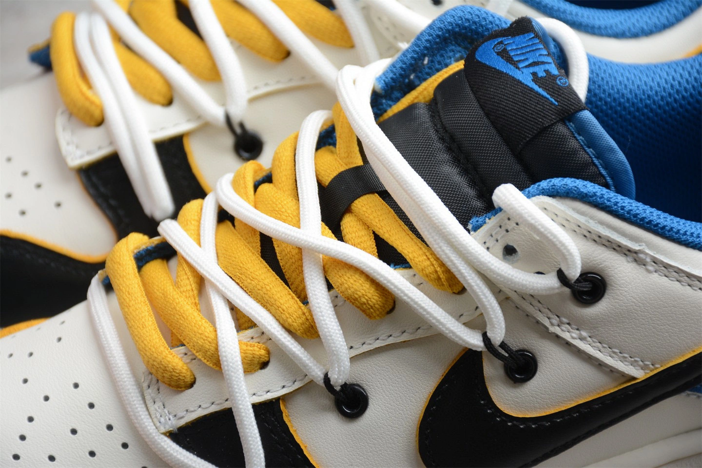 sneakers3a- CW1590-001 item : B-X035C0410O