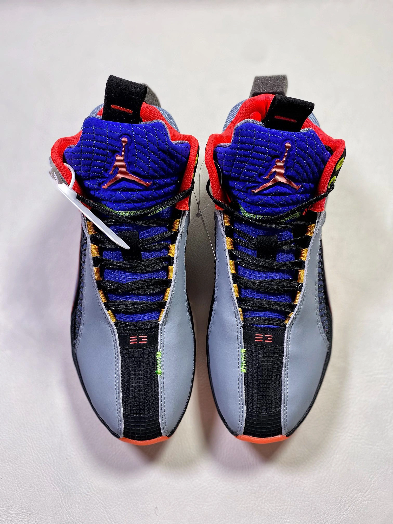 sneakers3a- Center of Gravity" DC1493-001 item : B-X030C0416O
