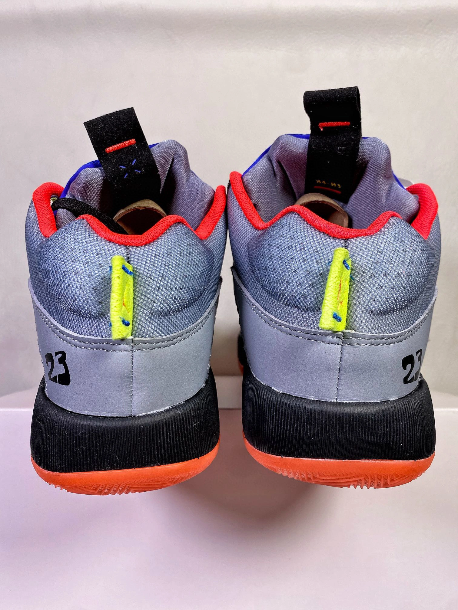 sneakers3a- Center of Gravity" DC1493-001 item : B-X030C0416O