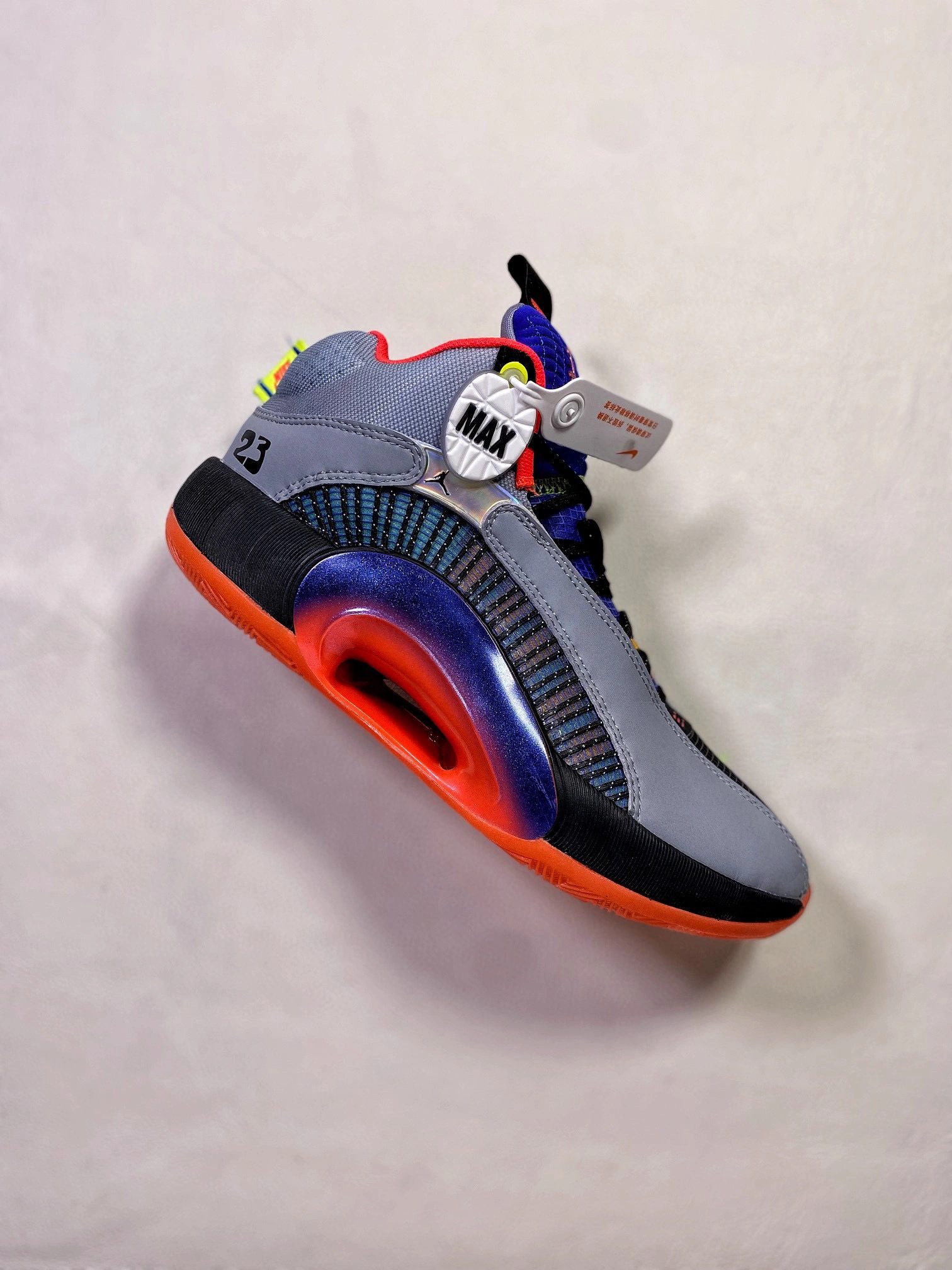 sneakers3a- Center of Gravity" DC1493-001 item : B-X030C0416O