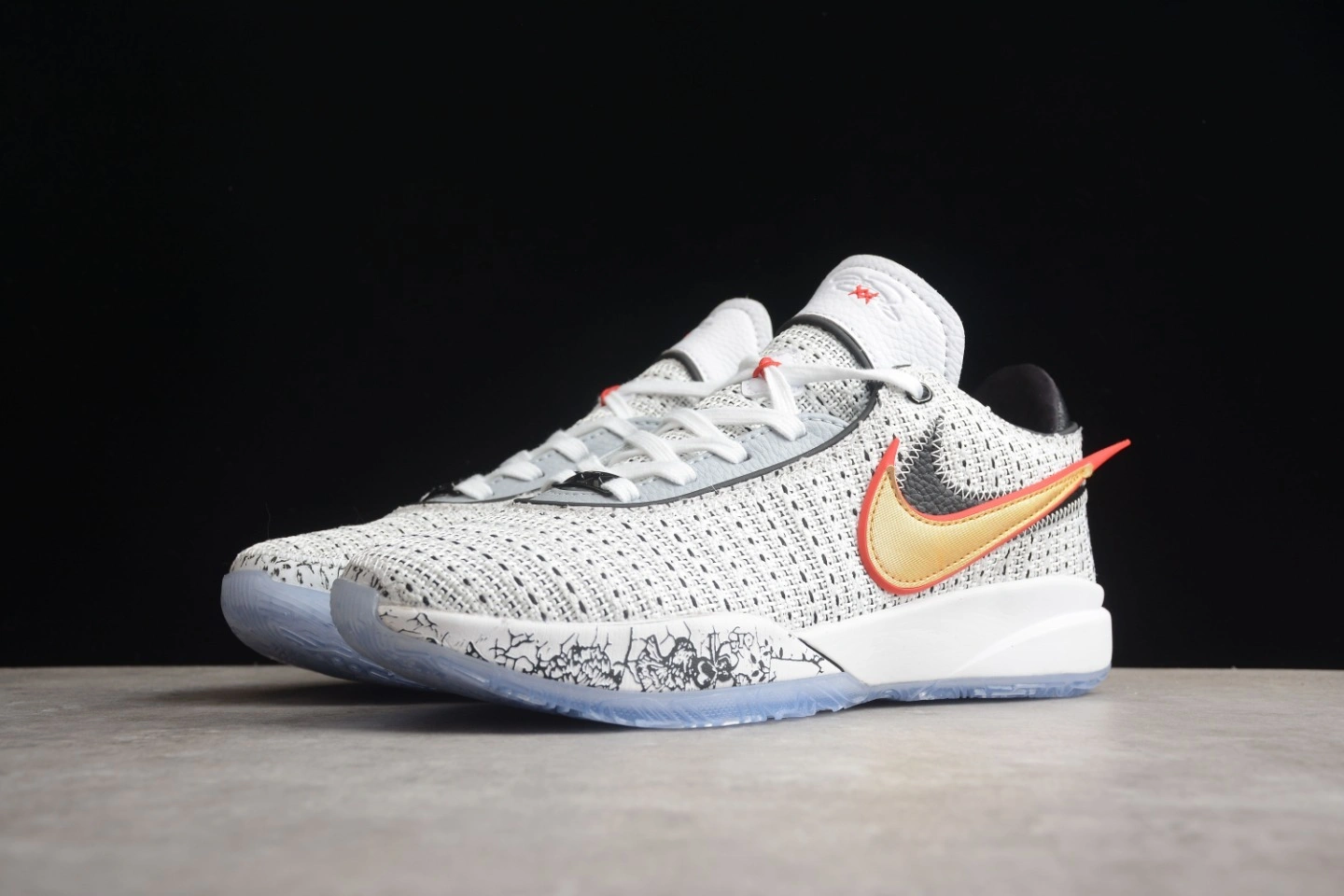 sneakers3a--DJ5423-100 item:C-X167D1510
