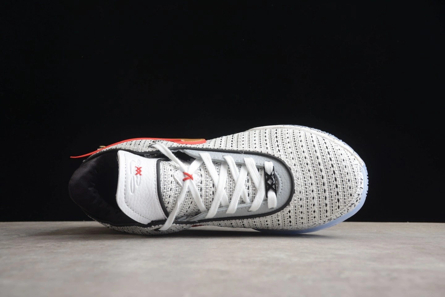 sneakers3a--DJ5423-100 item:C-X167D1510