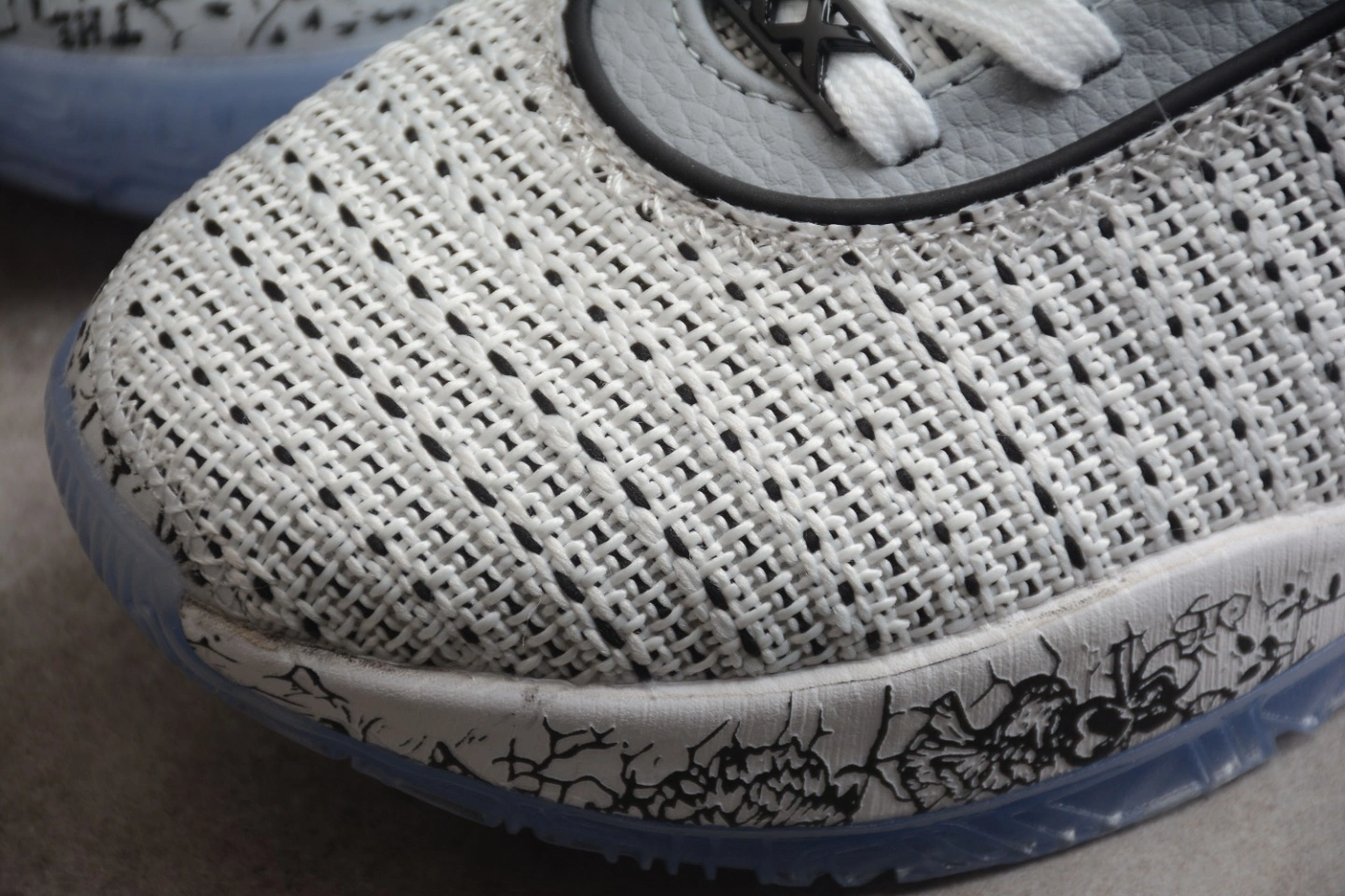sneakers3a--DJ5423-100 item:C-X167D1510