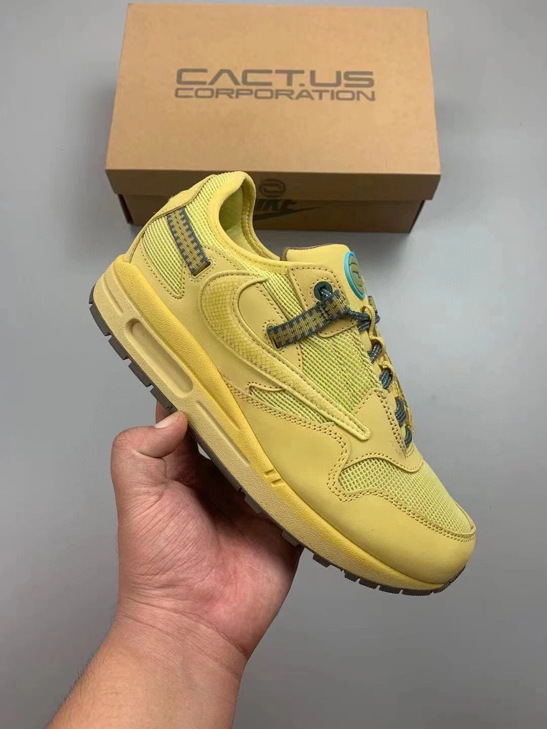 sneakers3a- DO9392-700 DO9392-700 item : B-X032C0413O