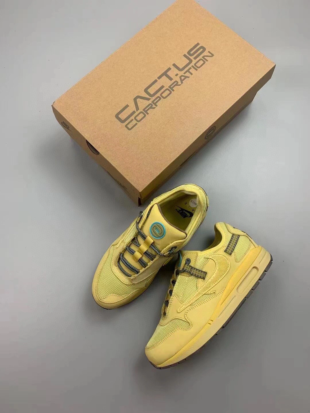 sneakers3a- DO9392-700 DO9392-700 item : B-X032C0413O