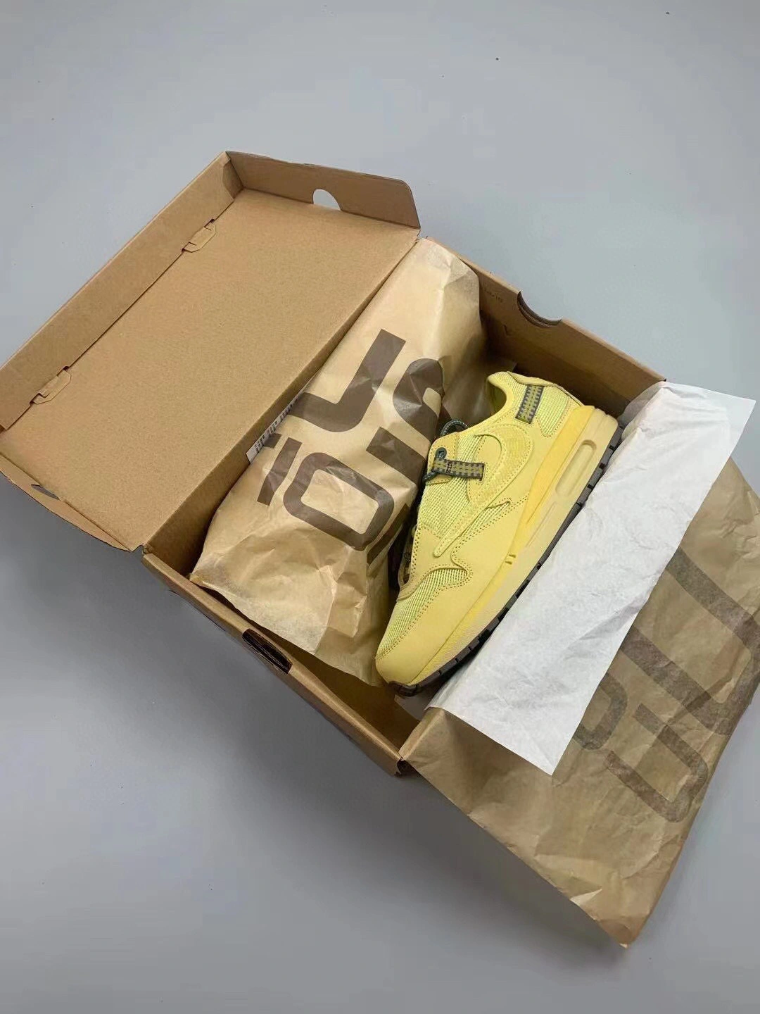 sneakers3a- DO9392-700 DO9392-700 item : B-X032C0413O