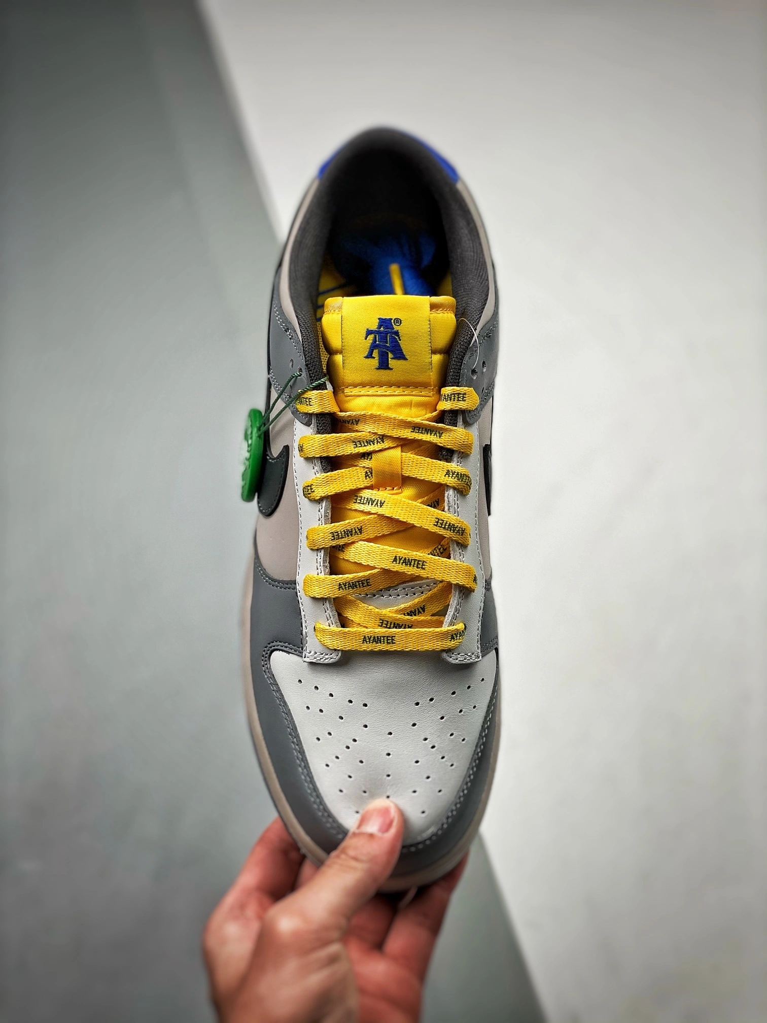 sneakers3a--DR6187-001 item:C-X401D04115