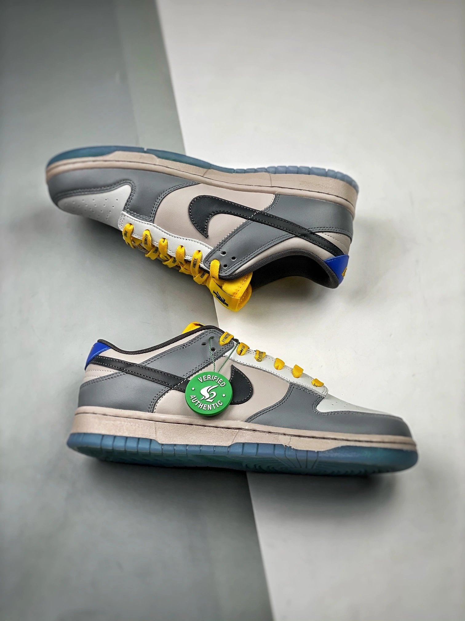 sneakers3a--DR6187-001 item:C-X401D04115