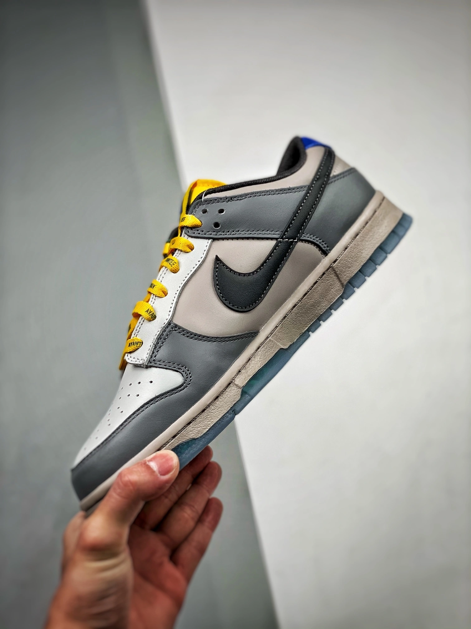 sneakers3a--DR6187-001 item:C-X401D04115