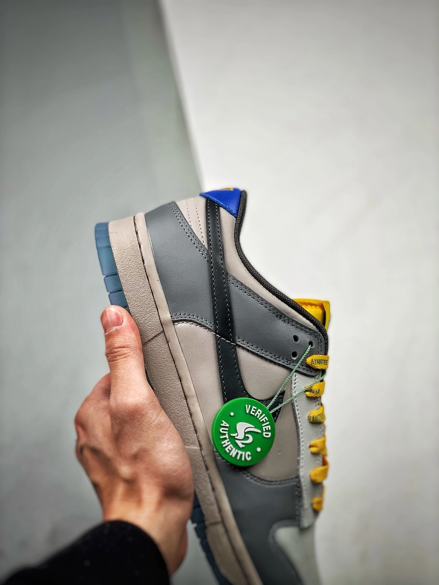 sneakers3a--DR6187-001 item:C-X401D04115