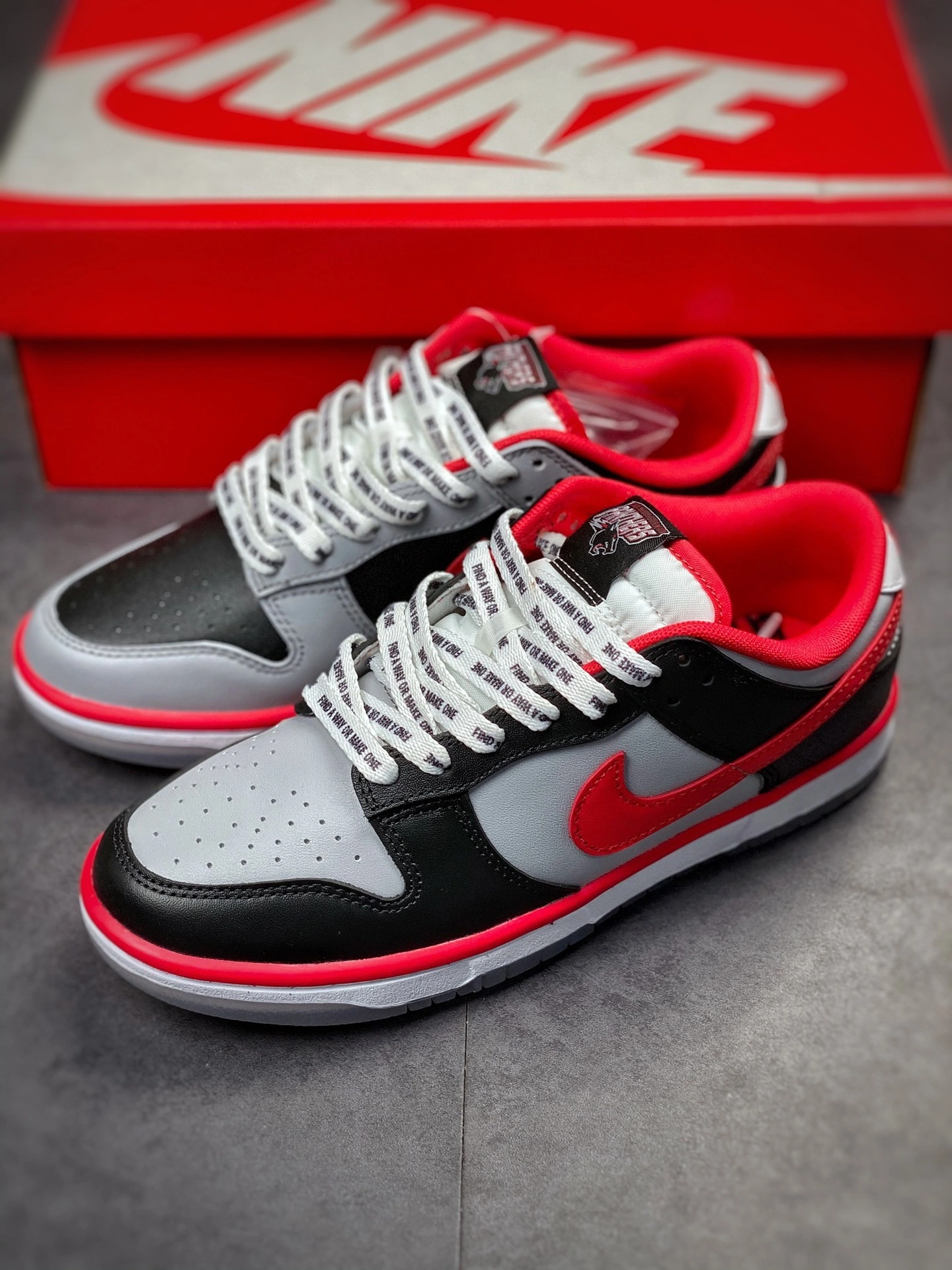 sneakers3a--DR6189 001 item:C-X000D1518