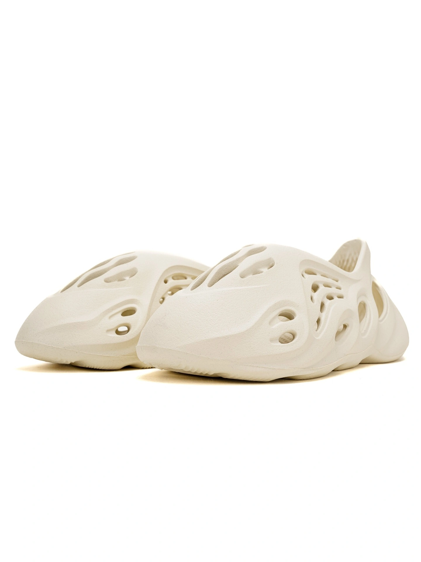 sneakers3a--G55486 item:C-X319F0305Y