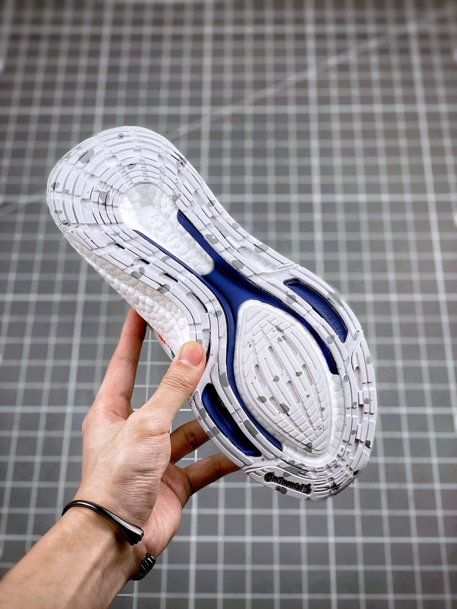 sneakers3a- GY5556 item : B-X234C2109O