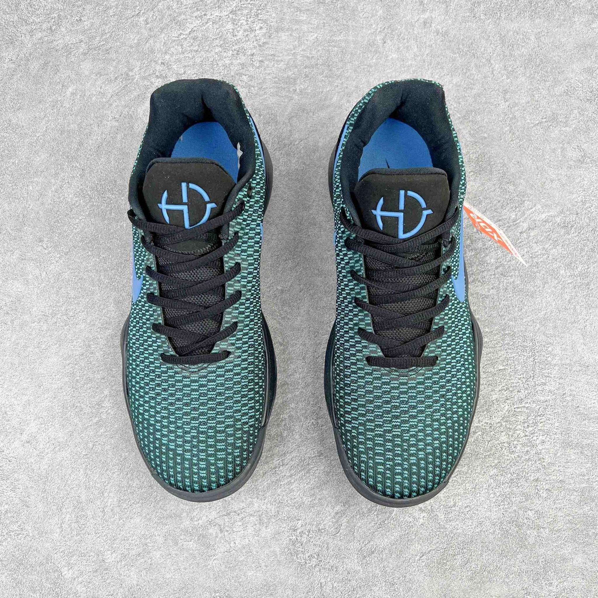 sneakers3a- HD2017 897637-005 item:C-X401C2741