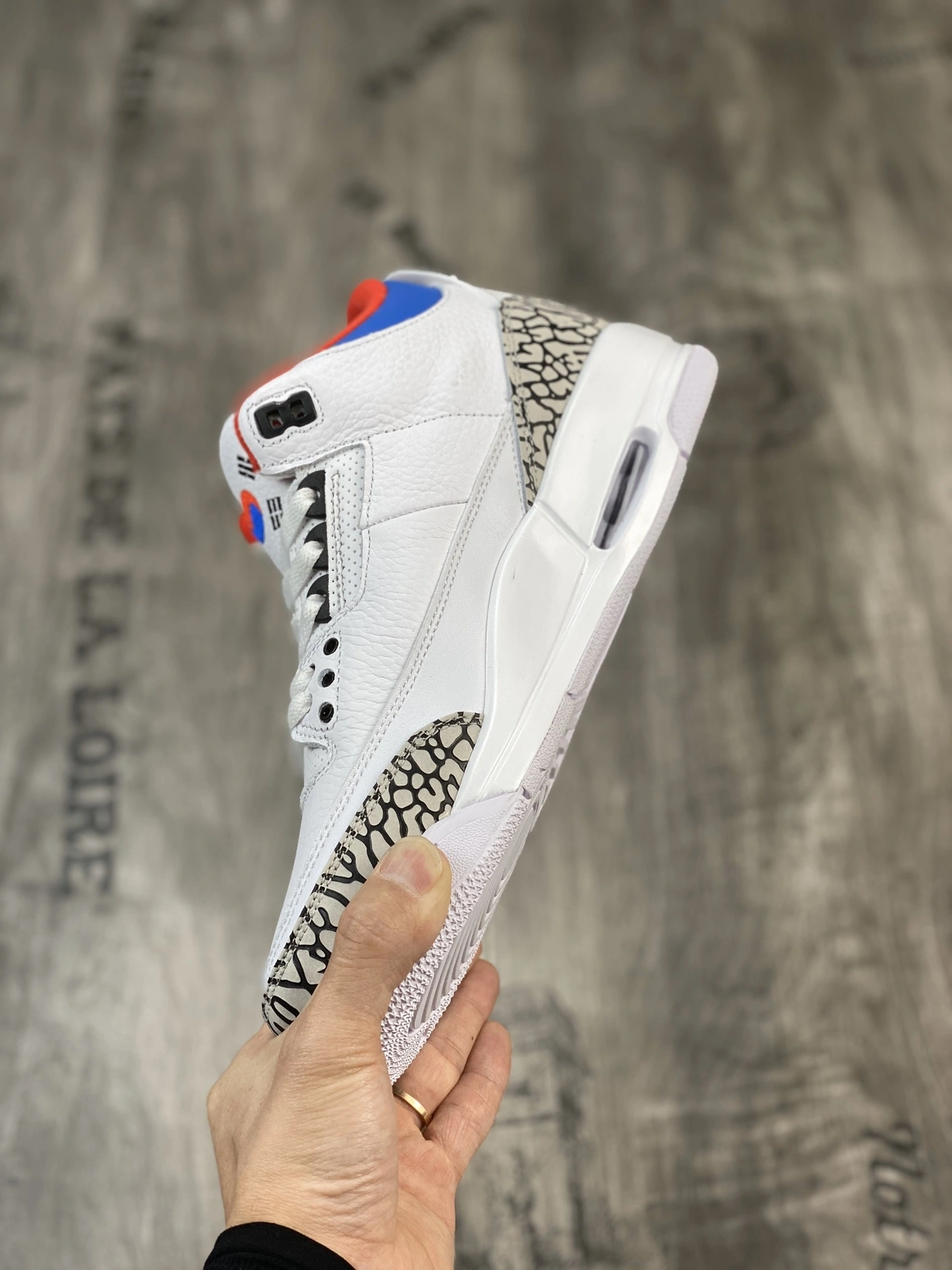 sneakers3a--"Seoul" AV8370-100 item:C-X401I2249V