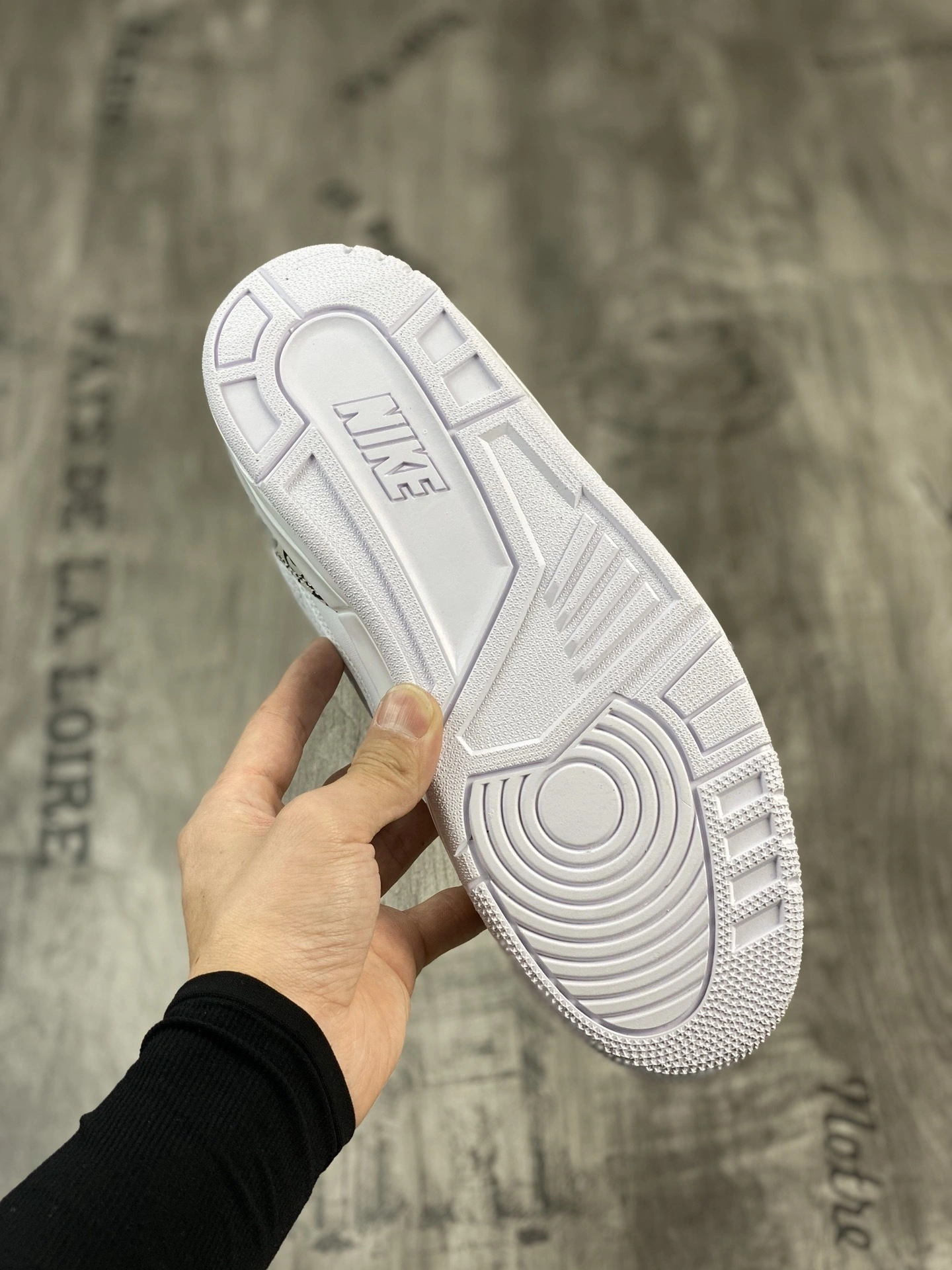 sneakers3a--"Seoul" AV8370-100 item:C-X401I2249V