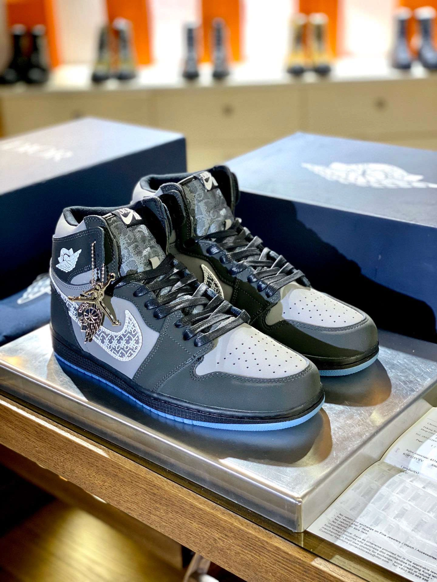 &sneakers3a- item : A-X301I0710
