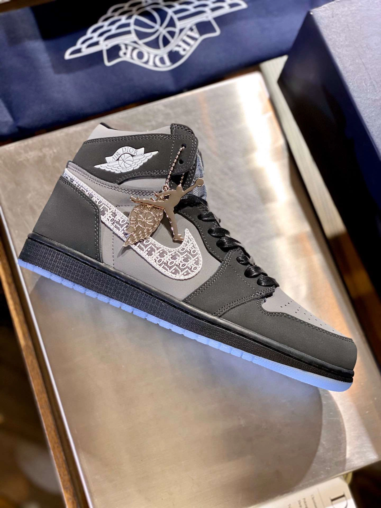 &sneakers3a- item : A-X301I0710