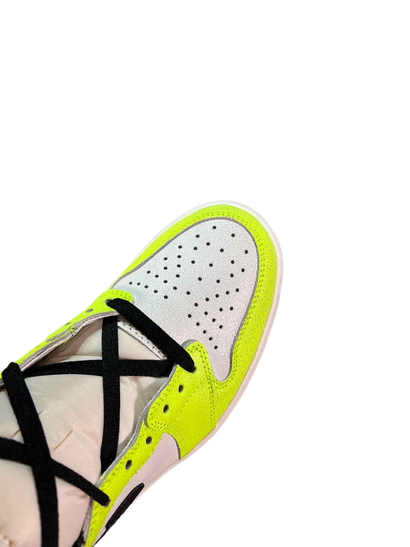 sneakers3a— 555088-702 item:C-X000C1326