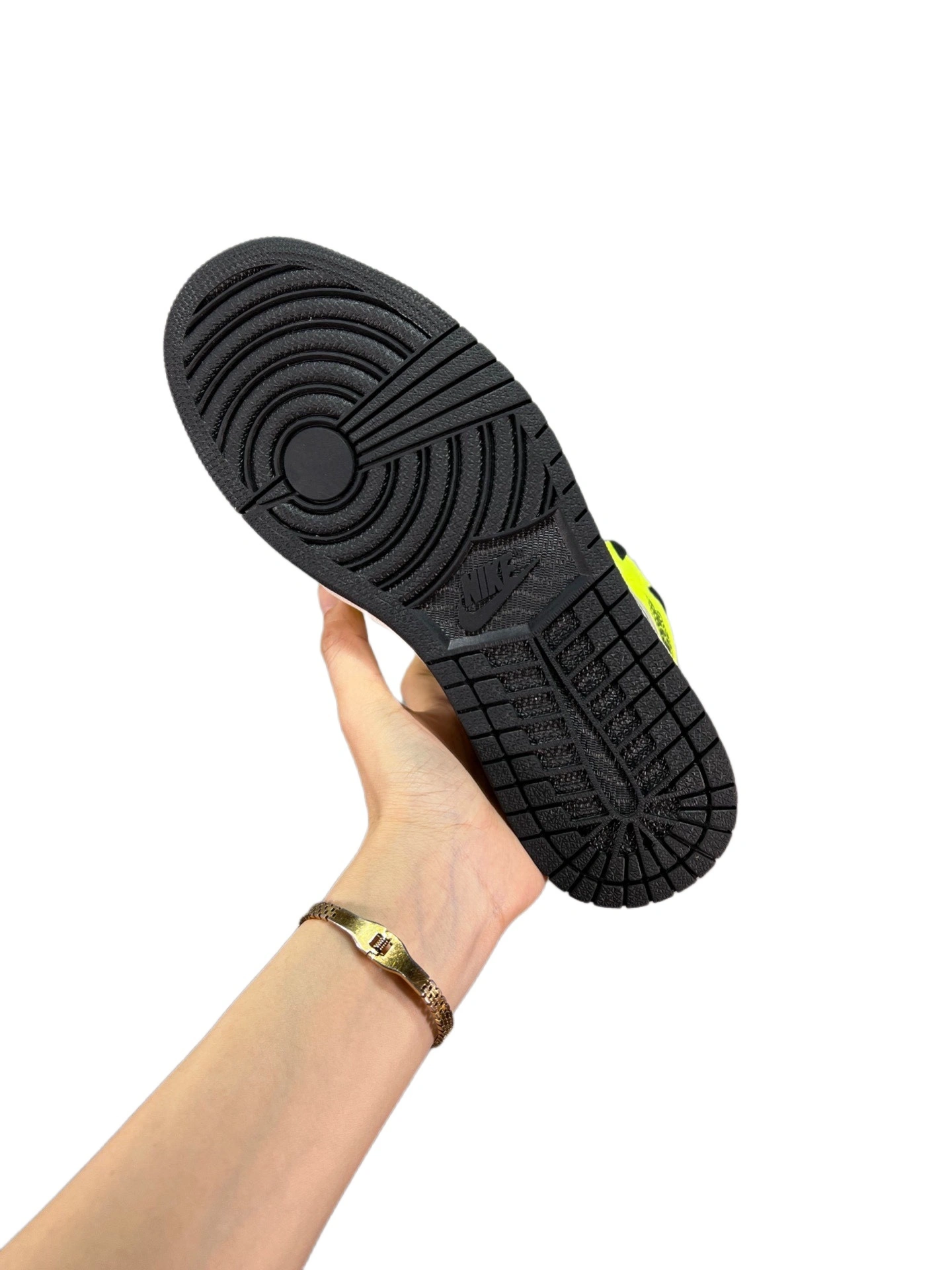 sneakers3a— 555088-702 item:C-X000C1326