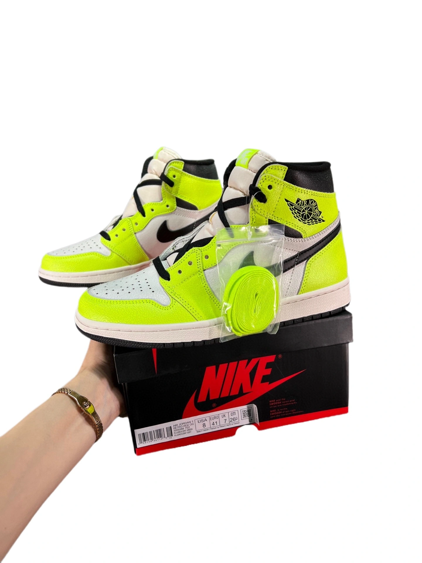 sneakers3a— 555088-702 item:C-X000C1326