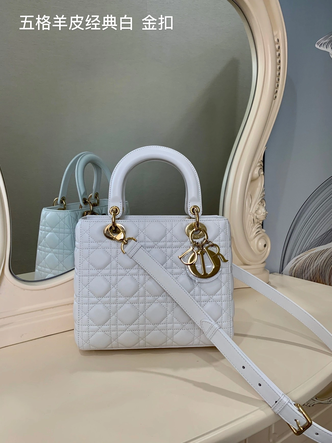 Custombag-- high quality version Pure white sheepskin gold buttons item：C-B803D0750