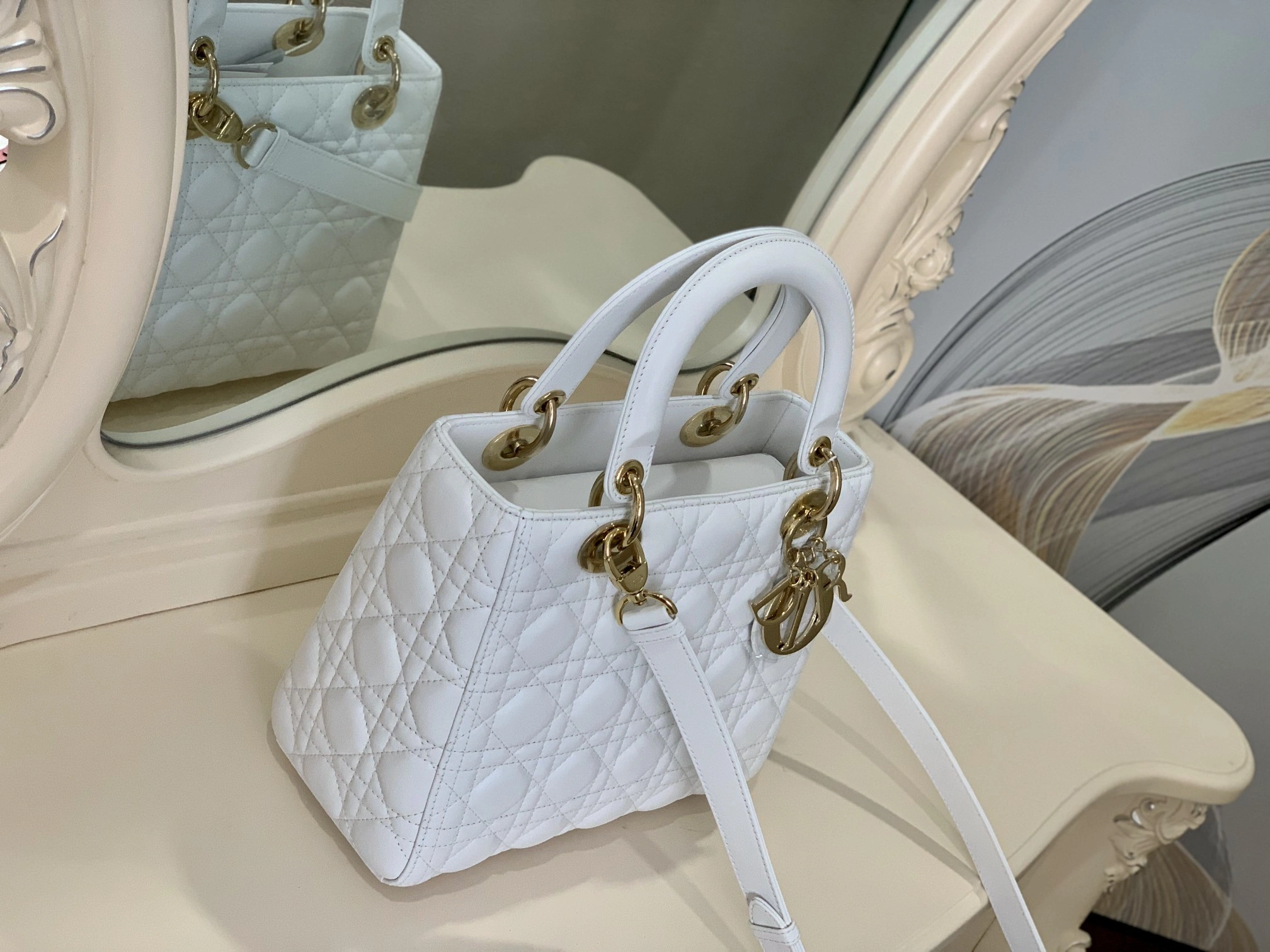 Custombag-- high quality version Pure white sheepskin gold buttons item：C-B803D0750