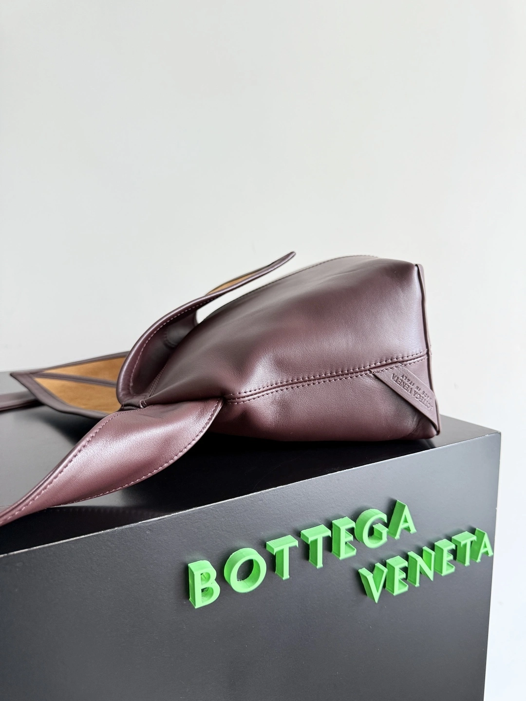 &MOMO-- V595t1 815807V4O902128 high quality version Andiamo Sawyer Calfskin item:E-B063F2197T