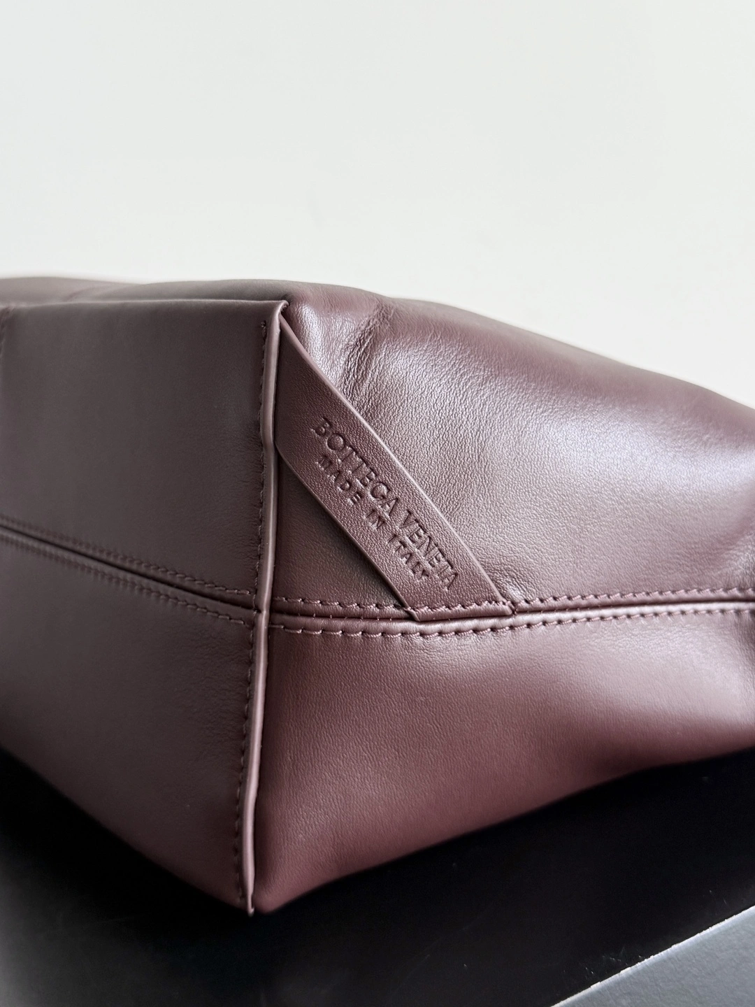 &MOMO-- V595t1 815807V4O902128 high quality version Andiamo Sawyer Calfskin item:E-B063F2197T