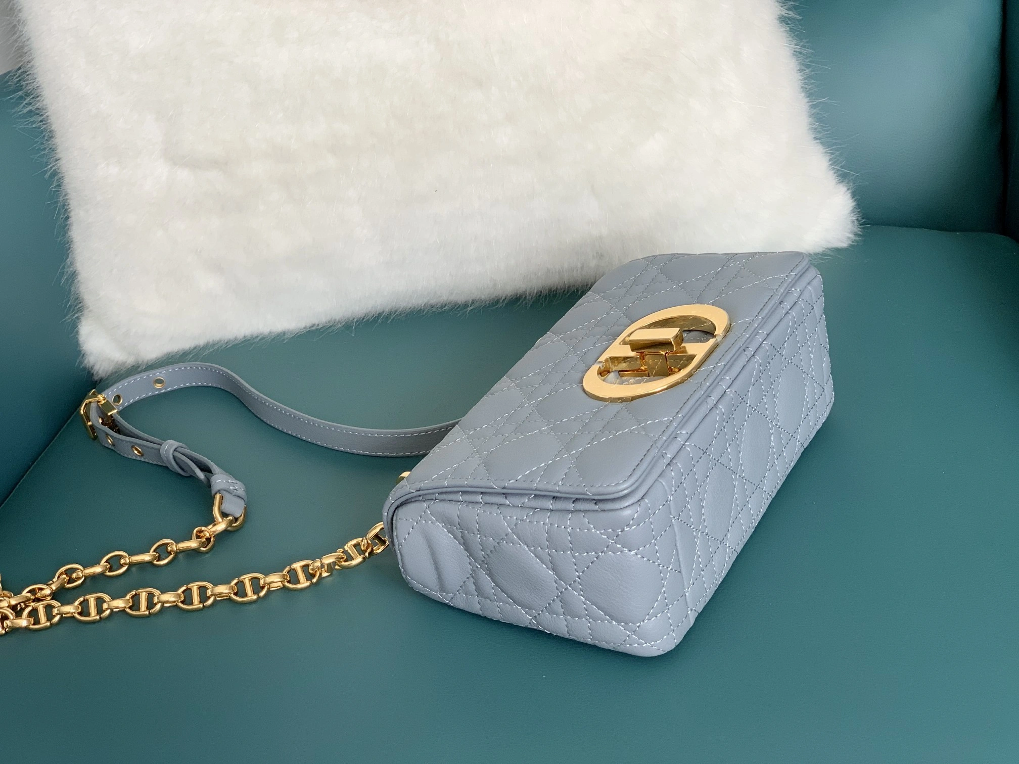 Custombag-- M9241UWHC-M81B M9242UWHC-M81B caro high quality version item：C-B803D0706