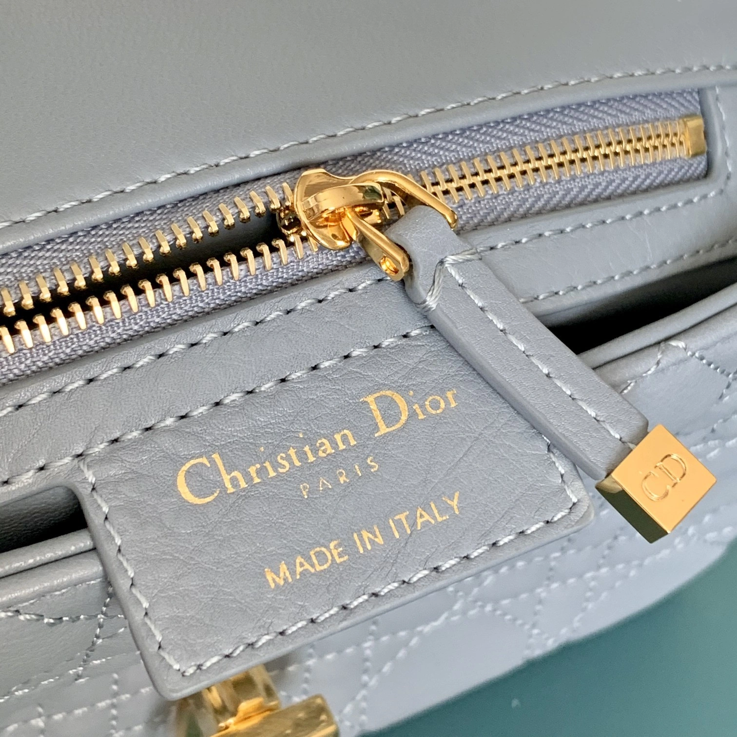 Custombag-- M9241UWHC-M81B M9242UWHC-M81B caro high quality version item：C-B803D0706