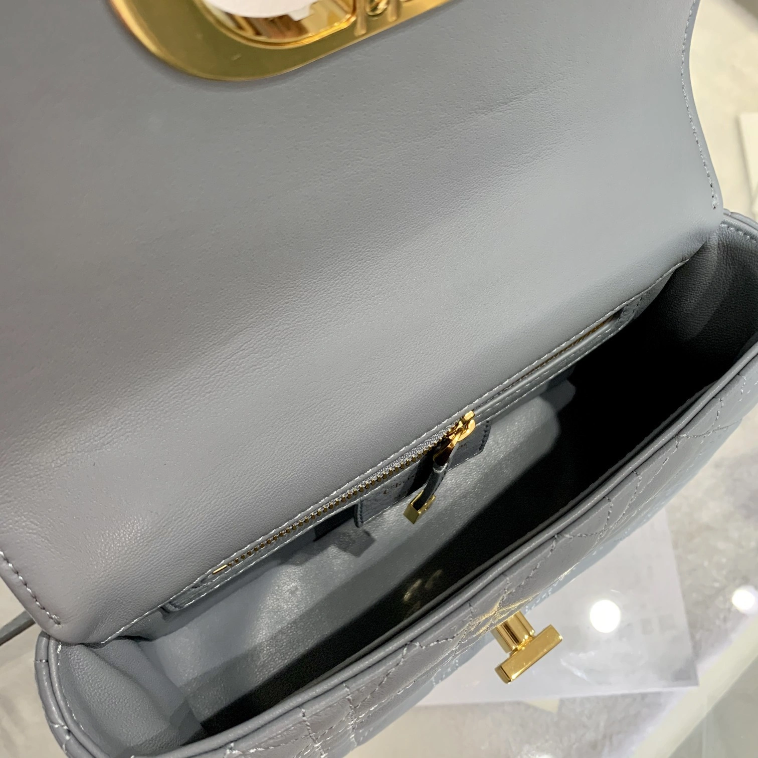 Custombag-- M9241UWHC-M81B M9242UWHC-M81B caro high quality version item：C-B803D0709