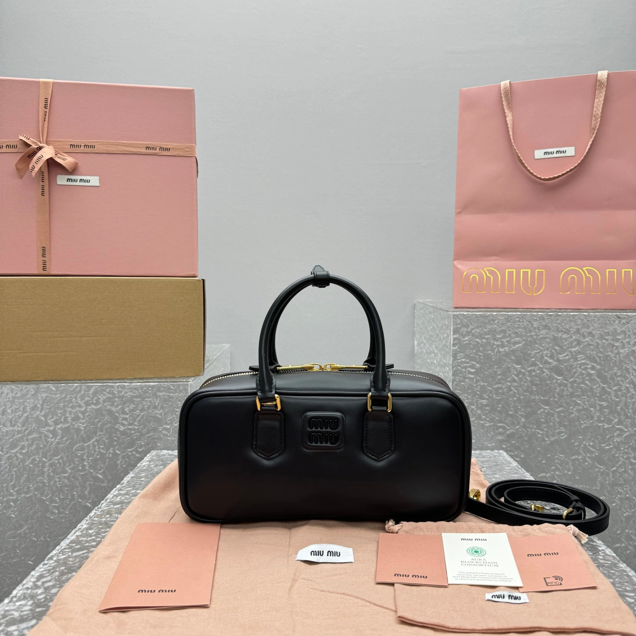MOMO- 7iu7iu 5BB148-2F8K-F0002-V-OOO SS23 Softy Padded high quality version item:E-B664G2007