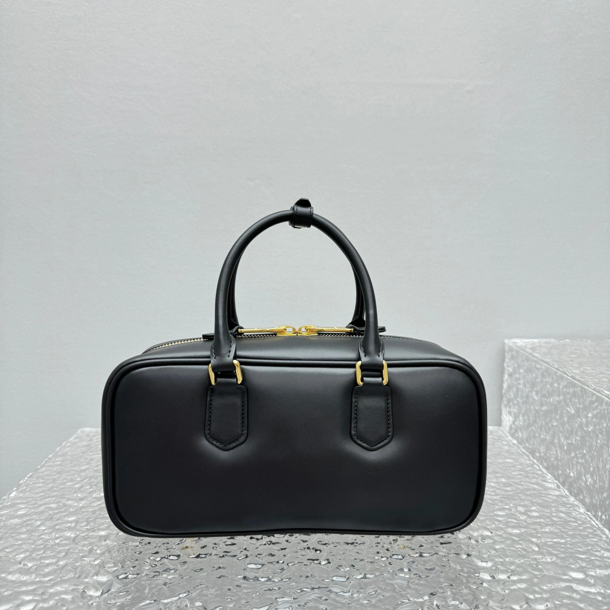 MOMO- 7iu7iu 5BB148-2F8K-F0002-V-OOO SS23 Softy Padded high quality version item:E-B664G2007