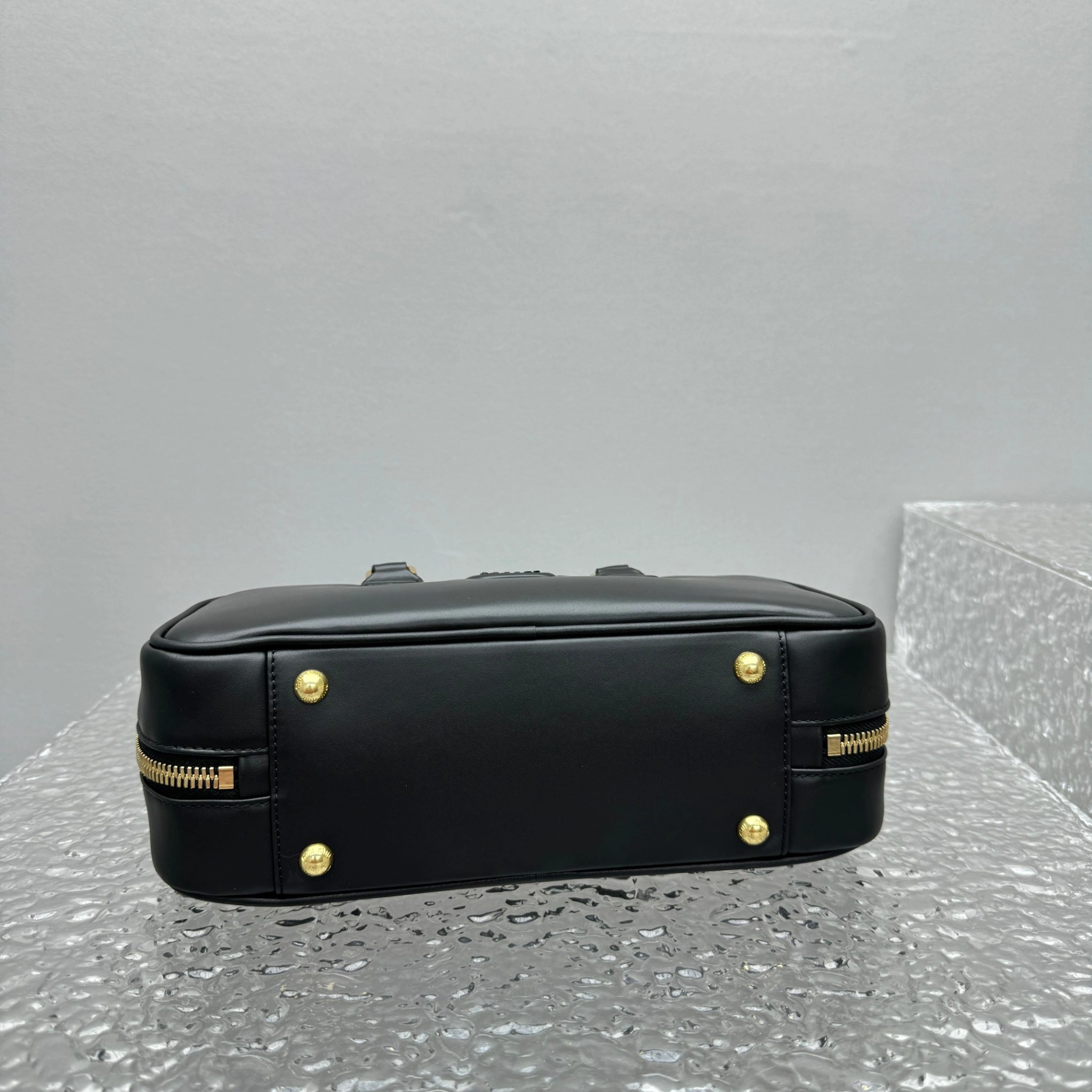 MOMO- 7iu7iu 5BB148-2F8K-F0002-V-OOO SS23 Softy Padded high quality version item:E-B664G2007