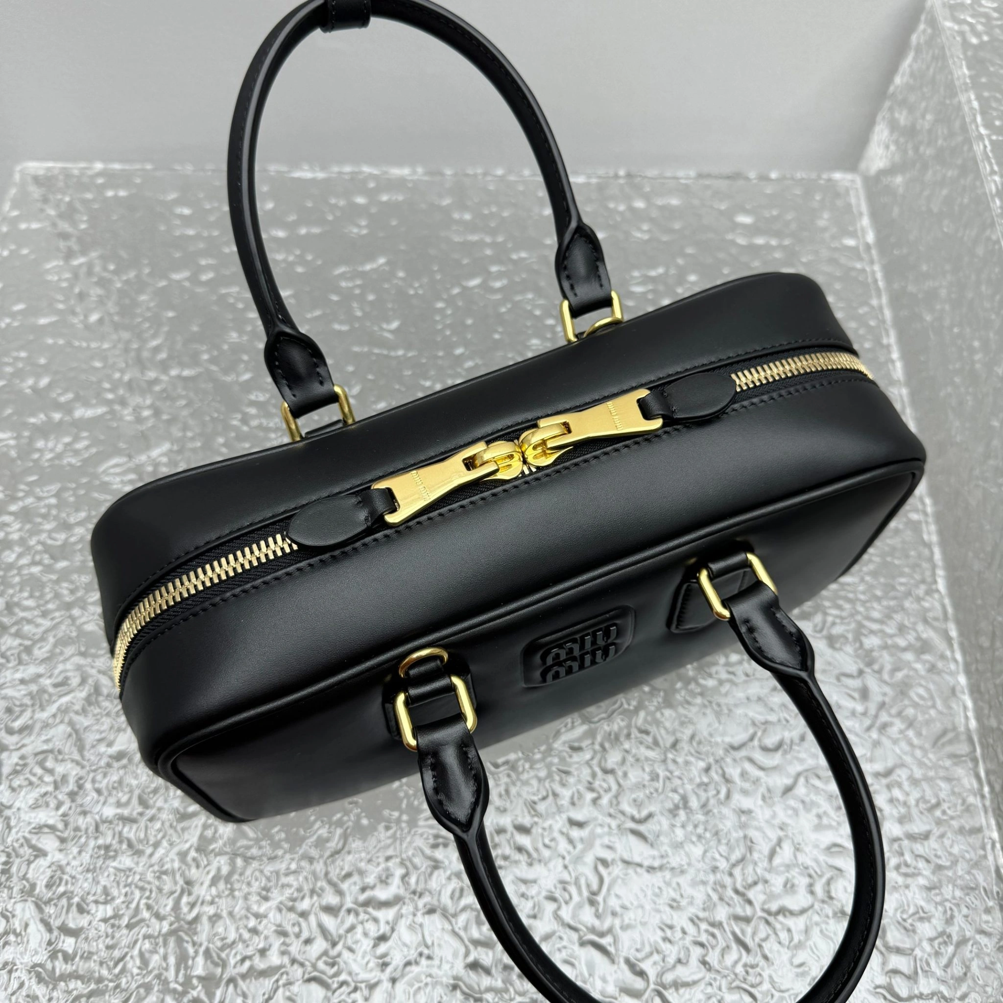 MOMO- 7iu7iu 5BB148-2F8K-F0002-V-OOO SS23 Softy Padded high quality version item:E-B664G2007