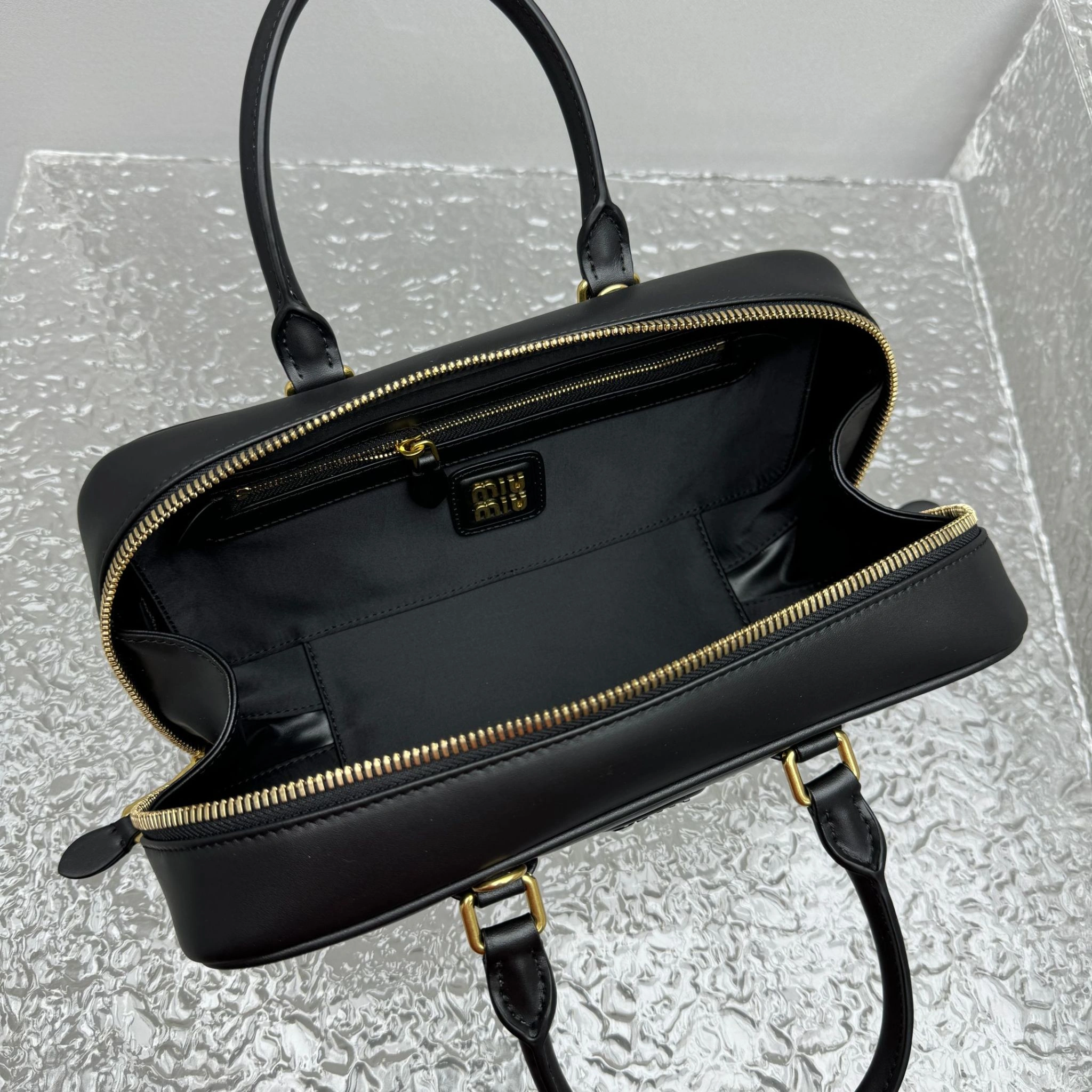 MOMO- 7iu7iu 5BB148-2F8K-F0002-V-OOO SS23 Softy Padded high quality version item:E-B664G2007