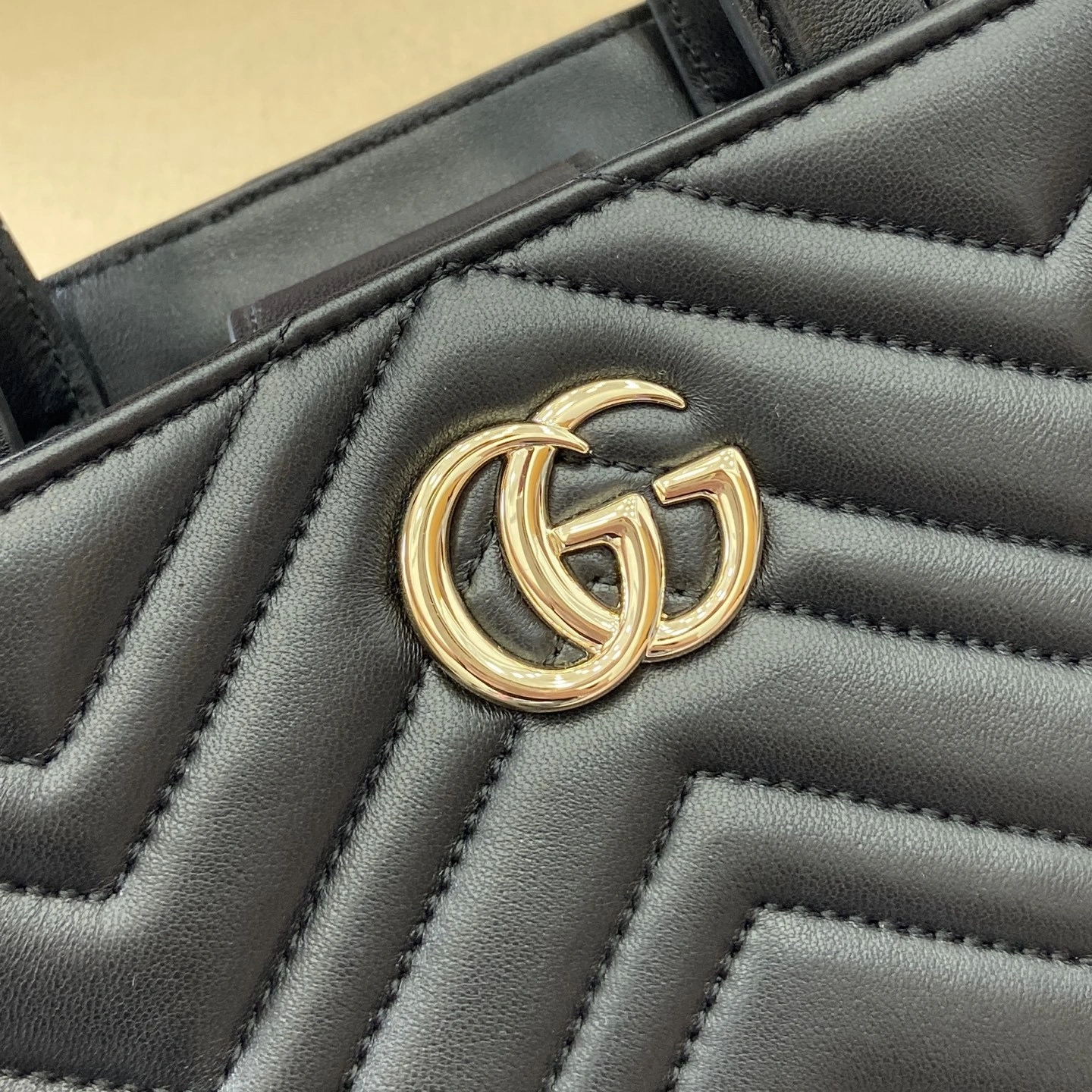 MOMO--6u33i 847386-AAFA1-1000 high quality version GG Marmont sheepskin item:E-B815K2530