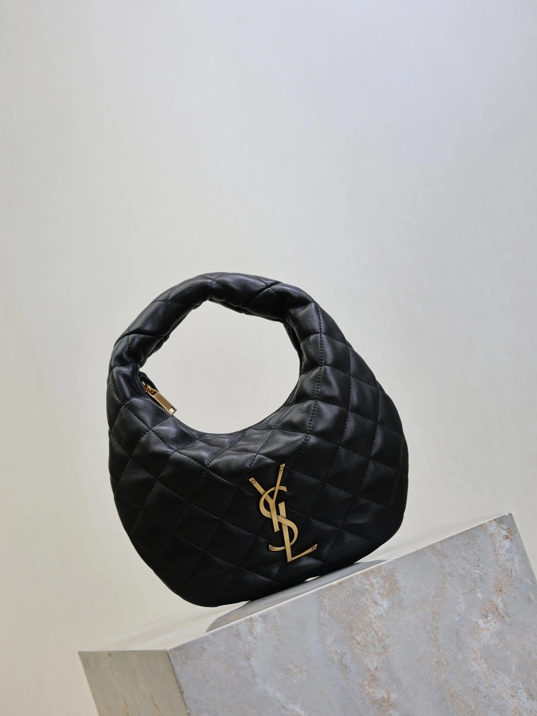 MOMO-- Yv5s 851689-AAANG-1000 high quality version ICARE baby sheepskin item:E-B000I1199T
