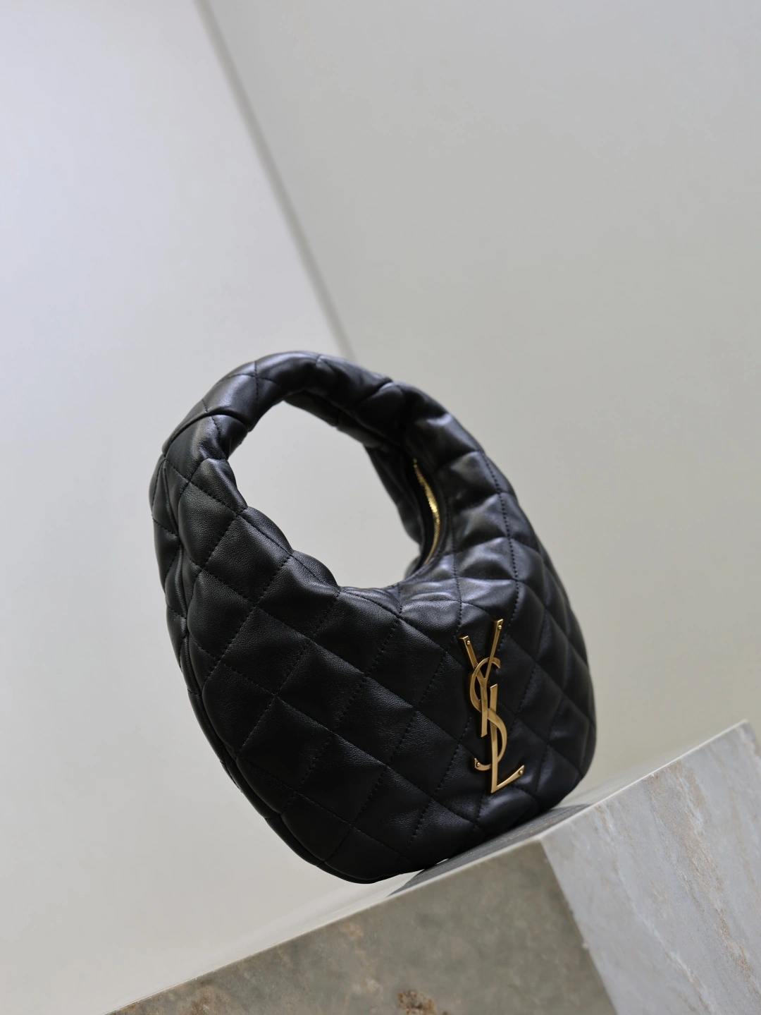 MOMO-- Yv5s 851689-AAANG-1000 high quality version ICARE baby sheepskin item:E-B000I1199T
