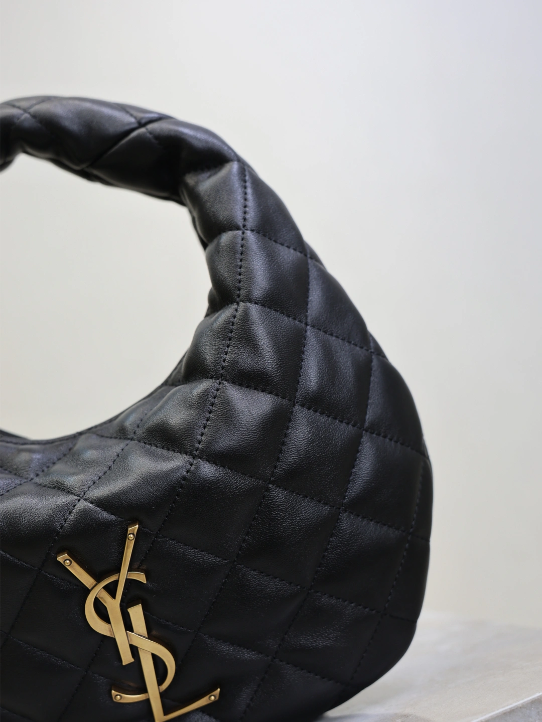 MOMO-- Yv5s 851689-AAANG-1000 high quality version ICARE baby sheepskin item:E-B000I1199T