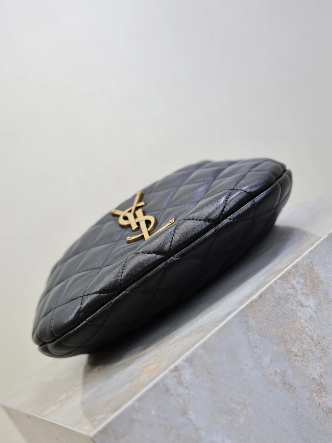MOMO-- Yv5s 851689-AAANG-1000 high quality version ICARE baby sheepskin item:E-B000I1199T
