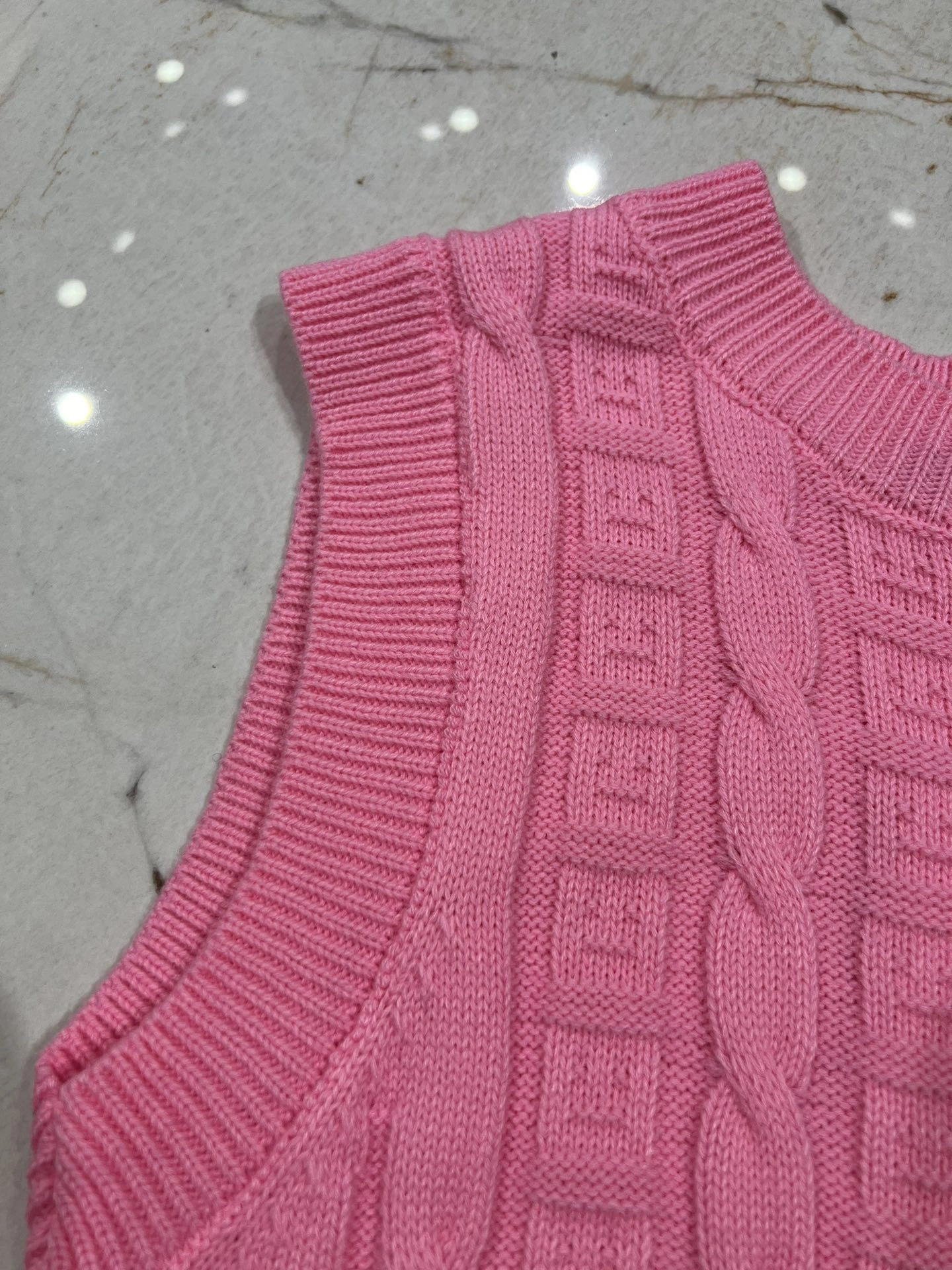 victoria- 1395 2Colour item:D-F140G2445-2