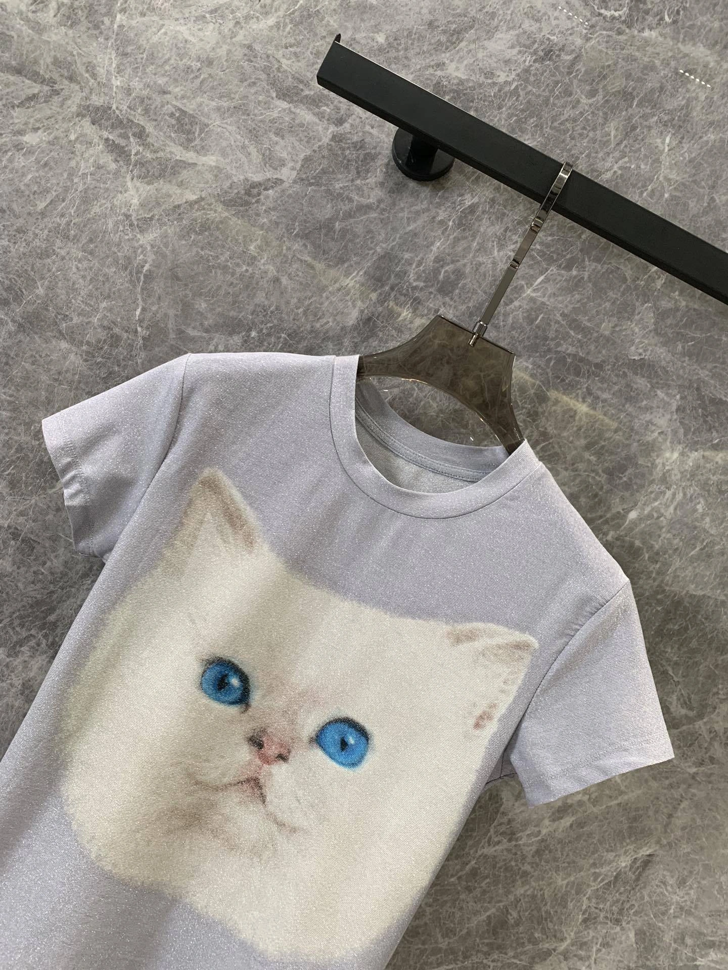 victoria- 1395 item:D-F240G0966