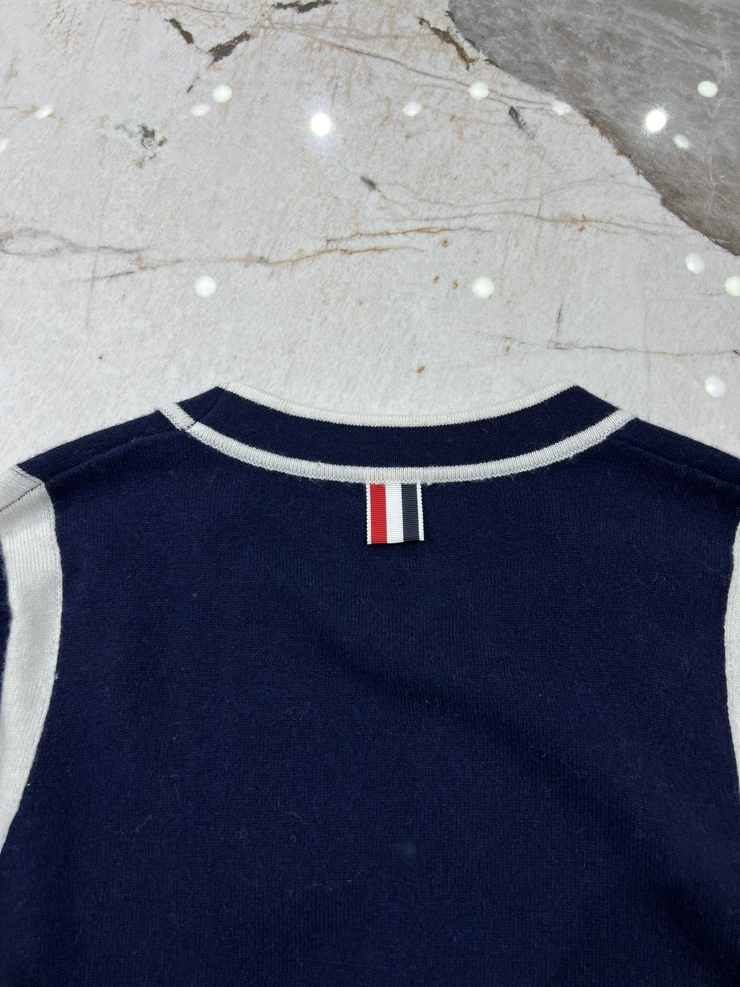 victoria- 2row95 item:D-F140J5031