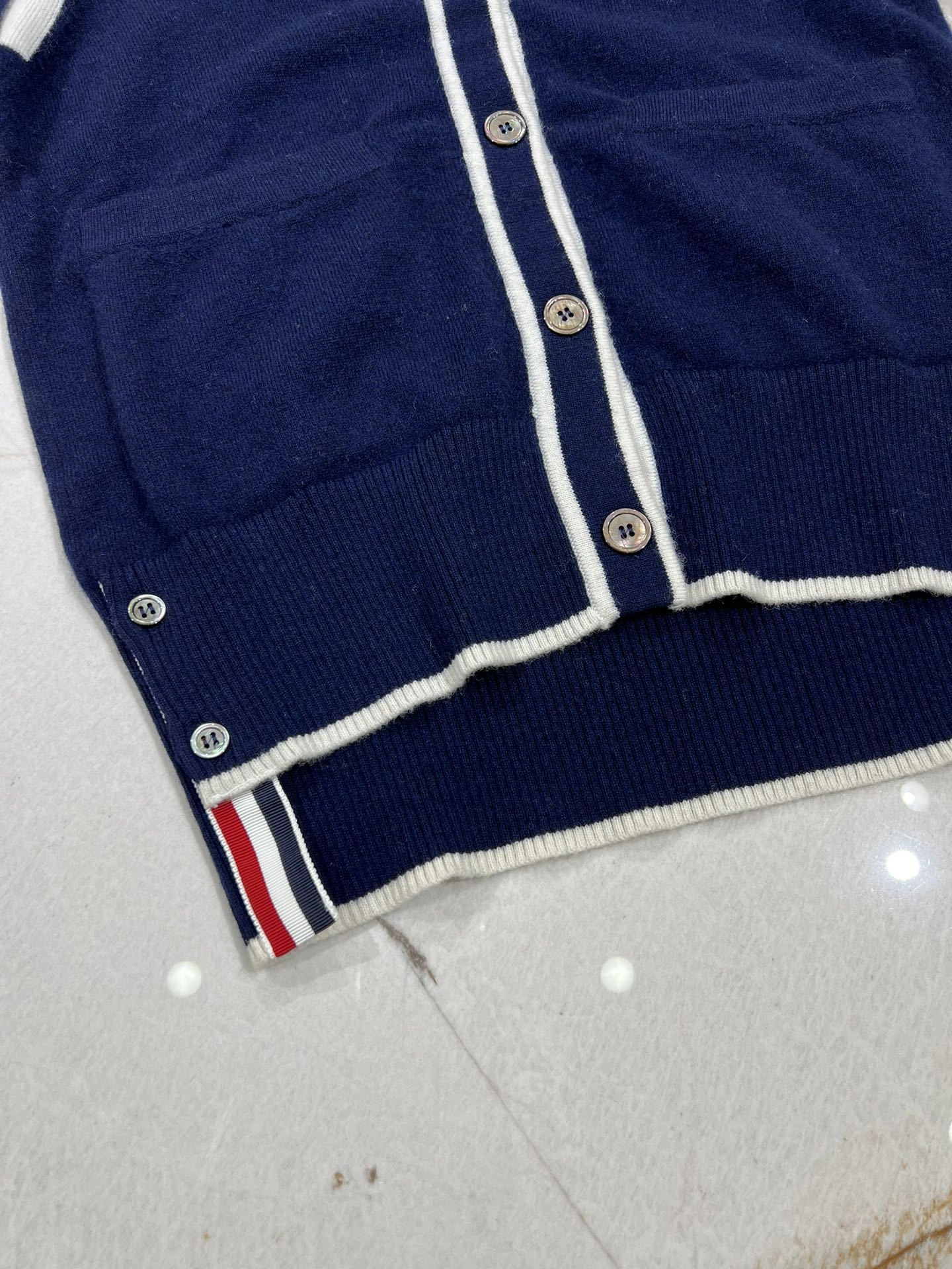 victoria- 2row95 item:D-F140J5031