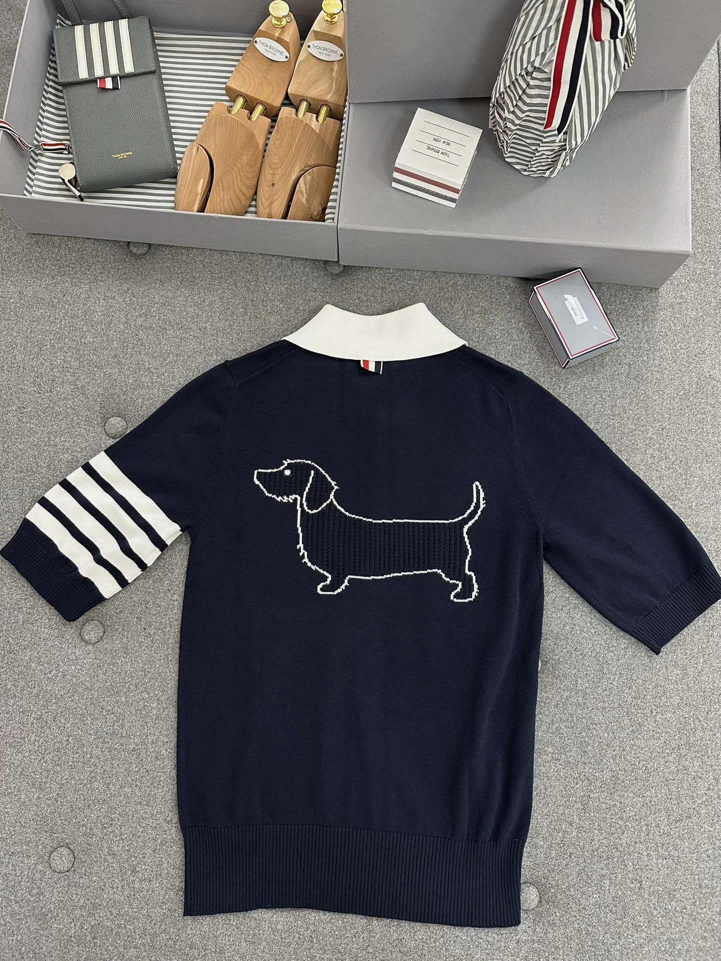 victoria- 2row95 polo 🎀 item:C-F801G2043