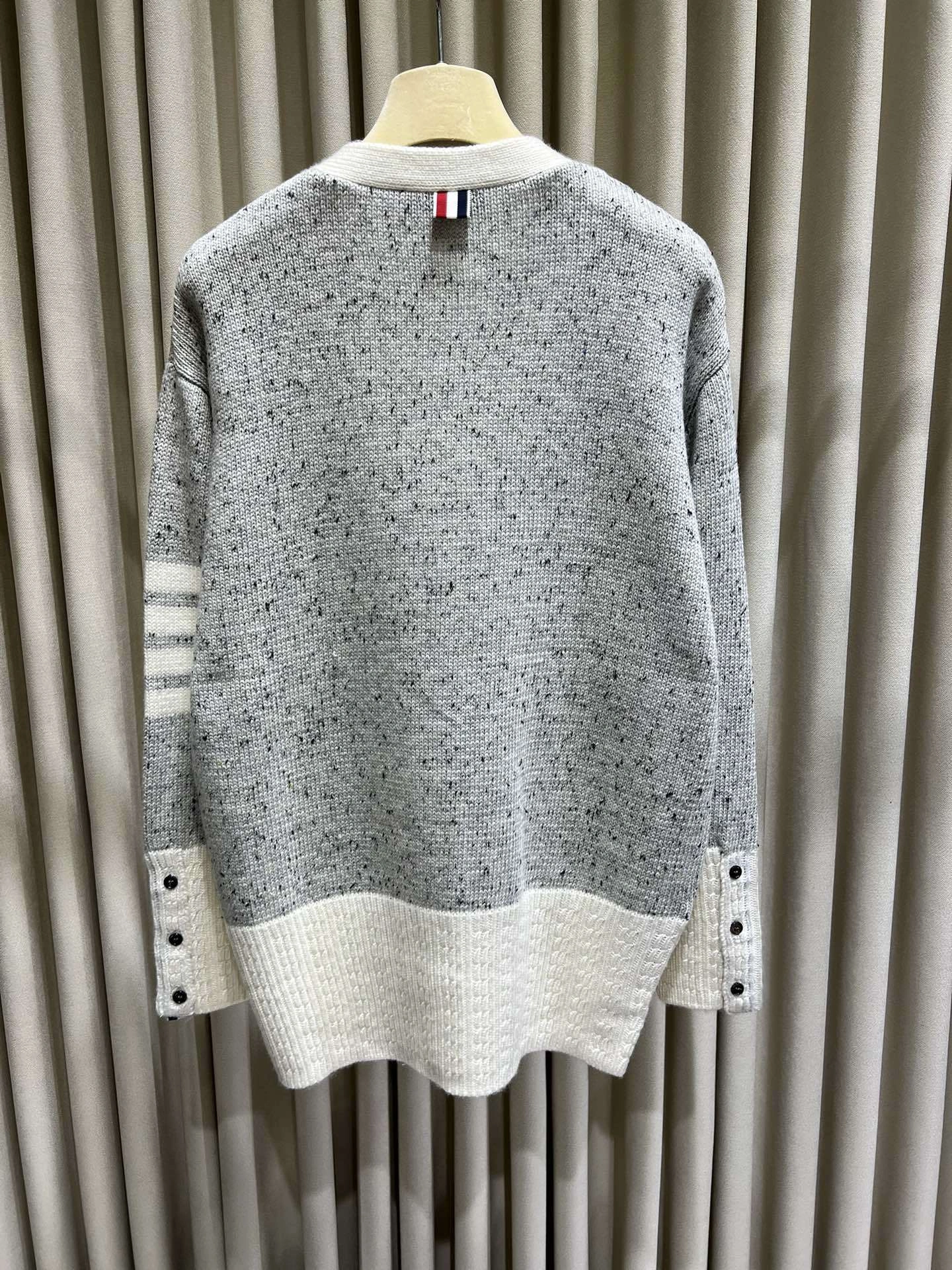 victoria- 2row95 wool 2Colour item:D-F140J5030-2
