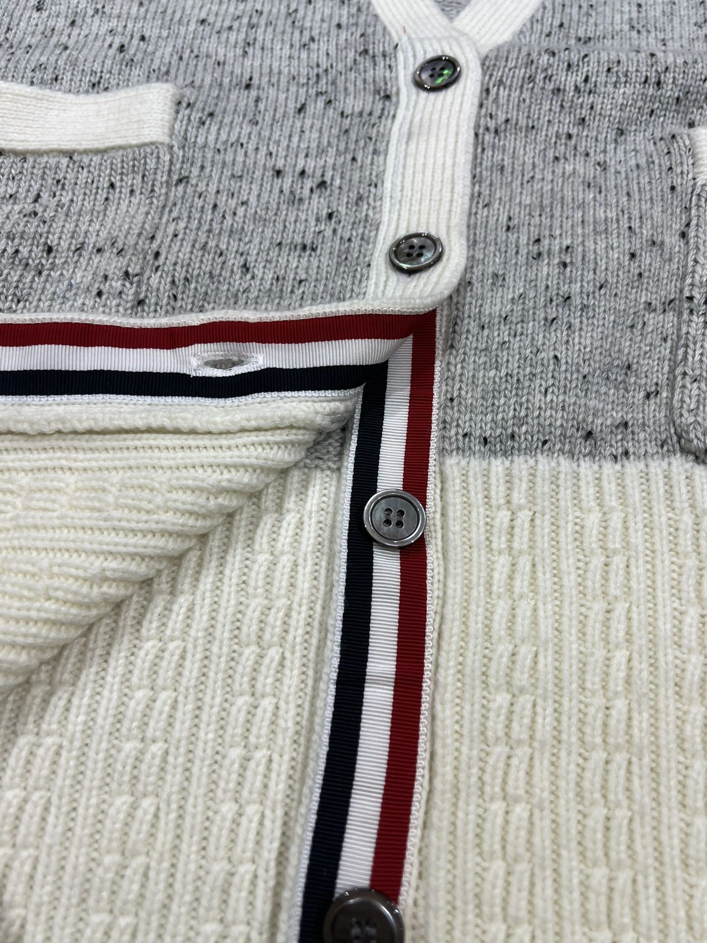 victoria- 2row95 wool 2Colour item:D-F140J5030-2