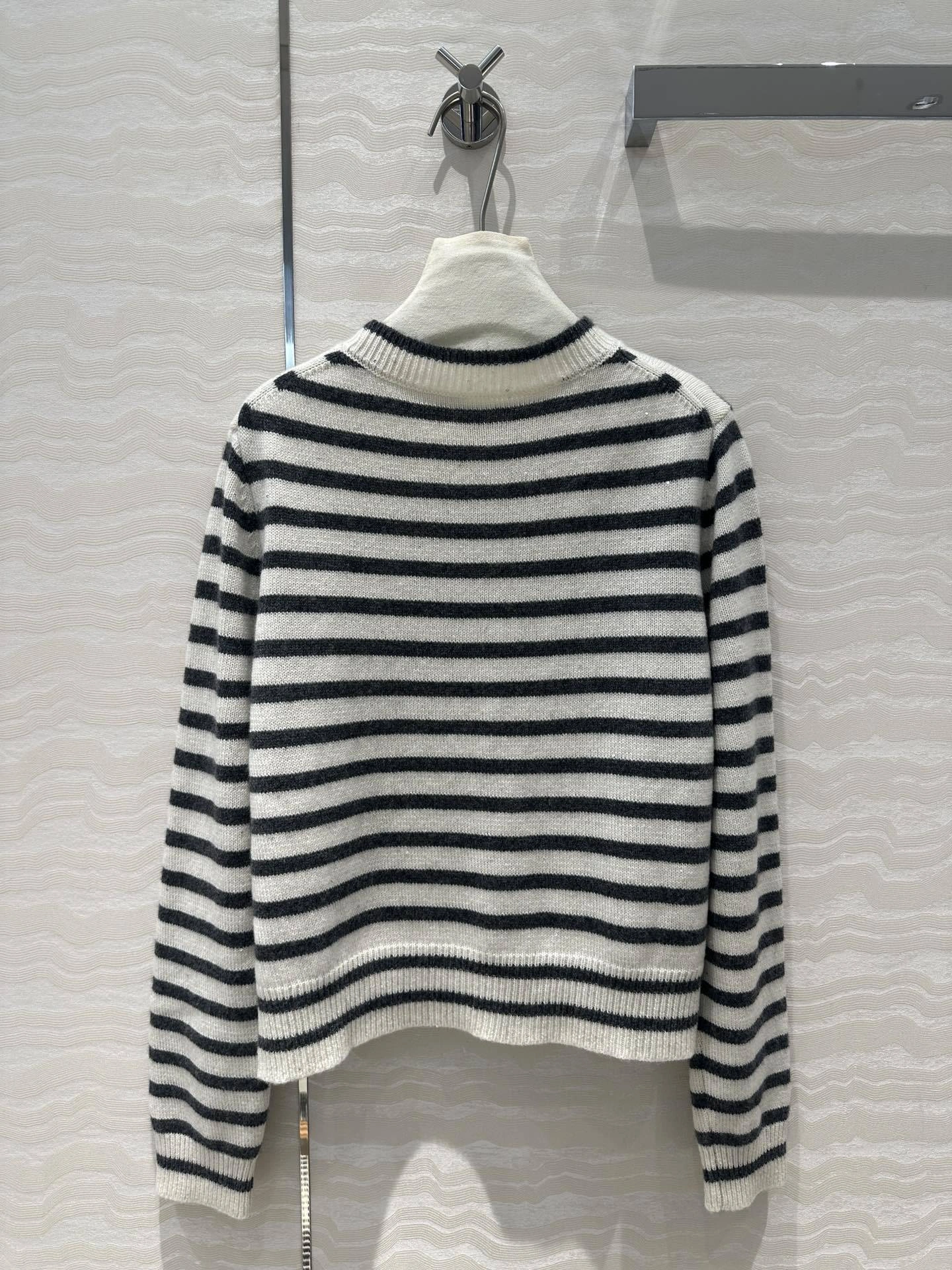 victoria- 2ru9588o cashmere item:D-F061I0604